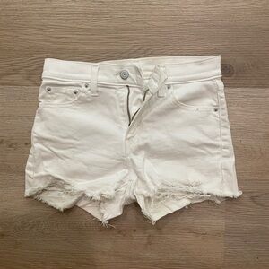 Levi’s White Denim Short Size 25